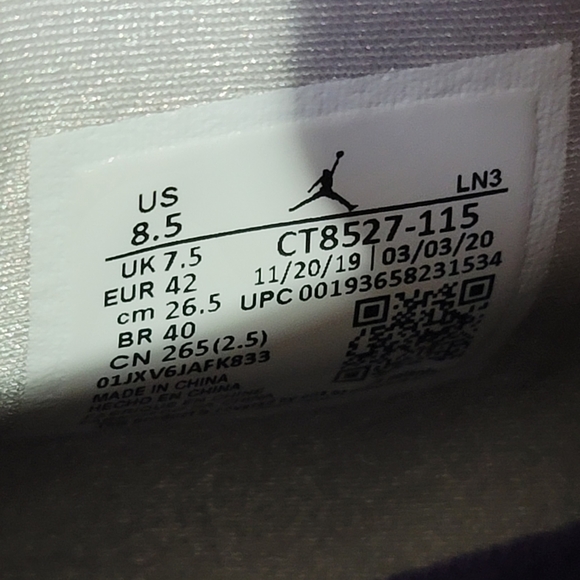 Jordan 4 Retro metallic purple 💜 - Picture 4 of 4